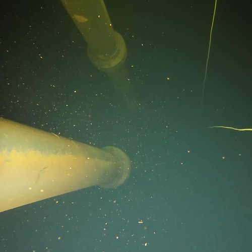 Sprinklertank-Inspektion: Betontank, 30 Jahre – Inspektion Rohr Rohrschelle Ablagerungen Bodensicht